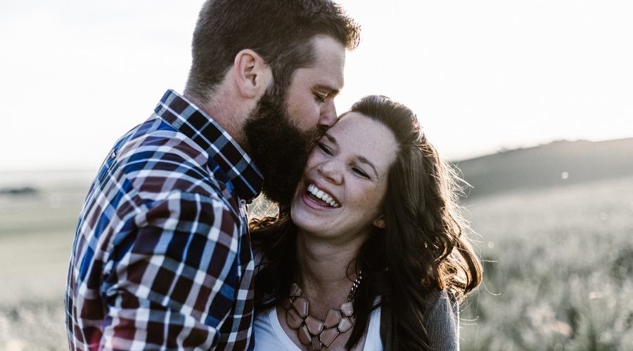 Kako spoznati fanta (brez pomoči Tinderja!) (foto: Unsplash/ Priscilla Du Preez)