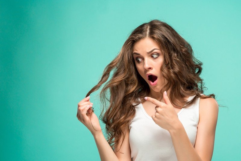 Trik, ki je rešitev za tvoje neukročeneee lase (foto: Profimedia)