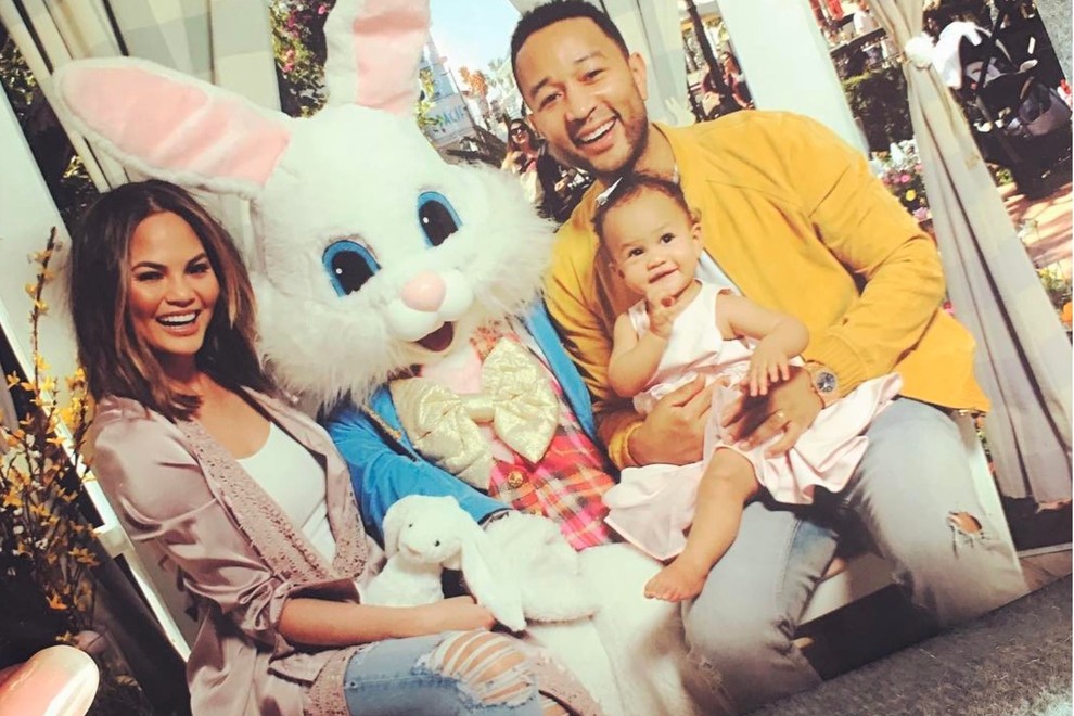 Poglej, kako prisrčno je Chrissy Teigen oznanila, da je ponovno noseča!