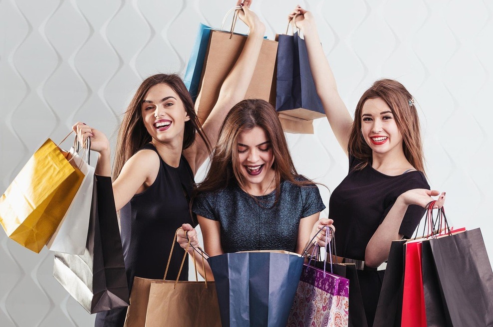 Black Friday: Preveri, kje boš danes kupovala najceneje! (seznam popustov) (foto: Profimedia)