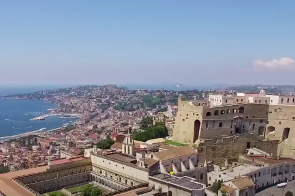 Spoznaj italijansko mestece, ki vsem novim priseljencem nudi plačilo (foto: Facebook/esquiremagazine)