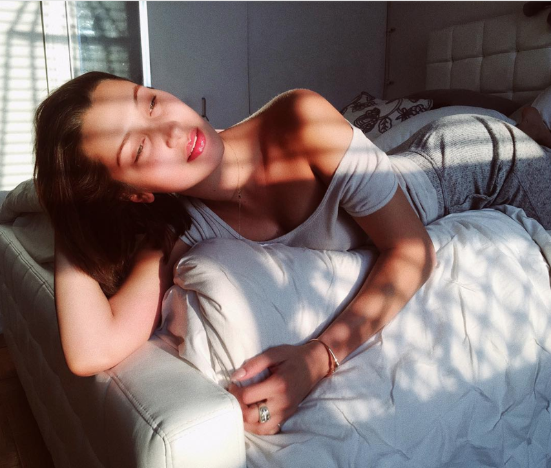 Zato se Bella Hadid vedno zbudi sveža! (navade, za katere si boš hvaležna) (foto: Instagram Bella Hadid)