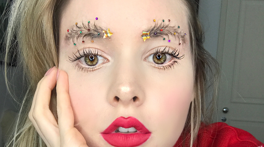 Nov trend urejanja obrvi: božična smrečica (foto: Instagram/taytay_xx)