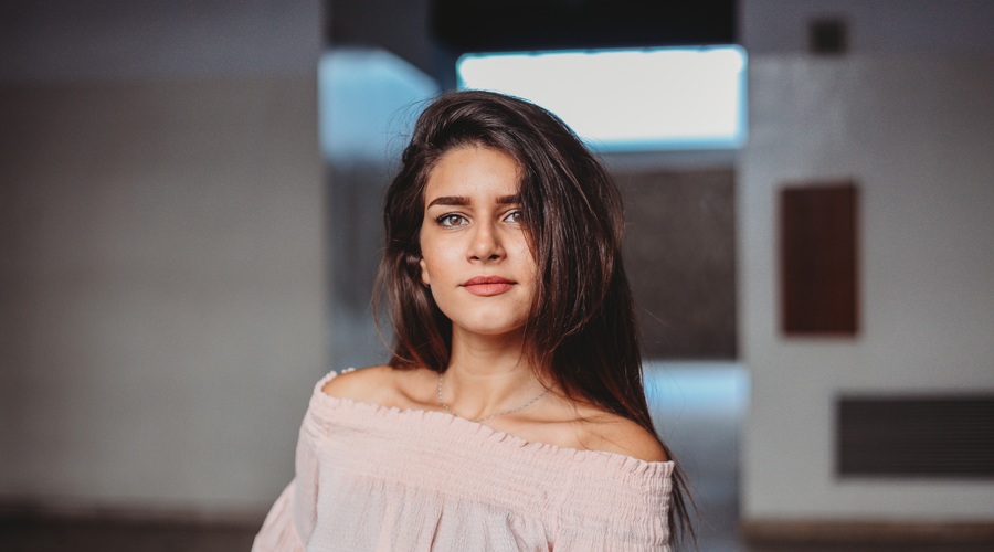 Naša novinarka iskreno: "Obstaja stvar, ki se je vsi tako grozno bojimo izgubiti - dostojanstvo!" (foto: Unsplash.com/Els Fattah)