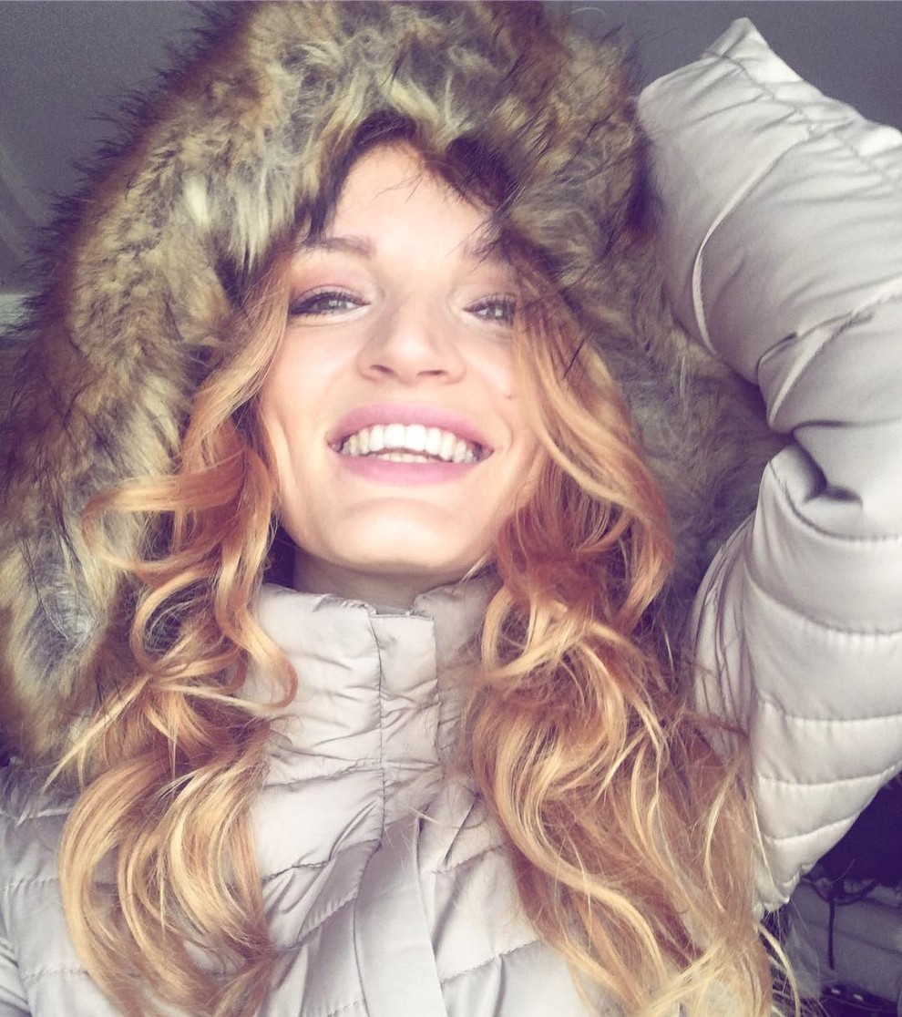Jana Koteska. Preveri še Večkrat dnevno narediš selfie? Raziskovalci želijo, da veš TOLE -> http://bit.ly/2EkCYwf