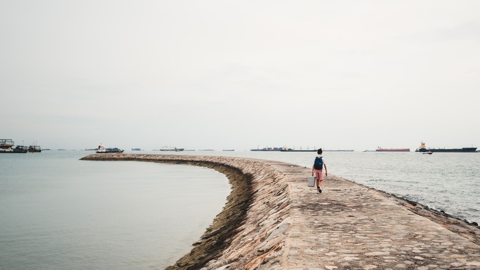 Ob tej zgodbi o dečku s kamenčkom se boš zamislila! (foto: Unsplash)