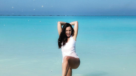 FOTO: Uau! Lepa Afna se je potepala po Kubi, fotografije pa te bodo pustile brez besed!