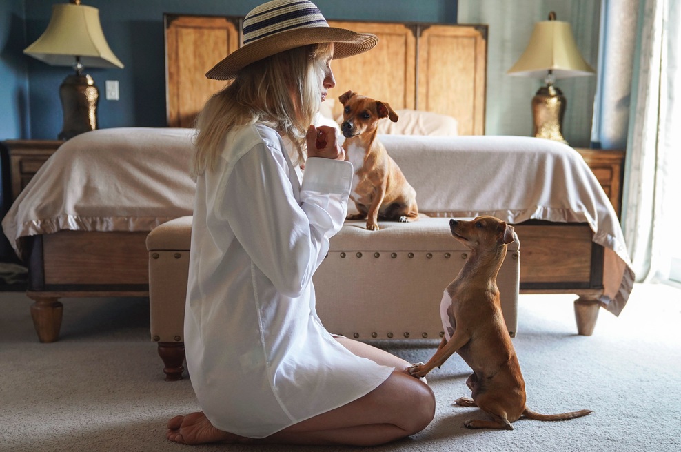 Prihodnjič se v hotelu ZAGOTOVO ne boš dotikala tega predmeta! (foto: Jen Regnier  / Unsplash)