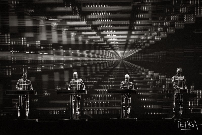 Kraftwerk: Osupljivo 3-D koncertno izkušnjo smo doživeli v živo (FOTO)