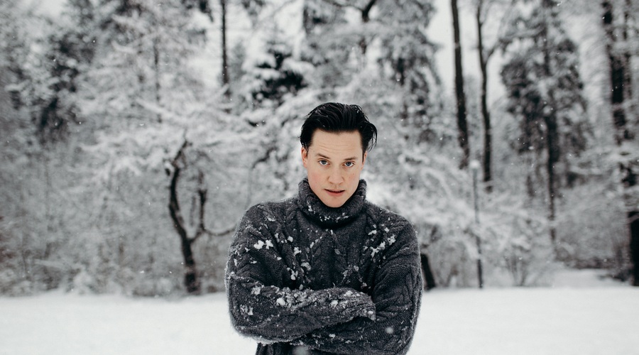 Domen Valič te v marcu vabi, da si ogledaš monokomedijo Zapornik št. 3.2.3. (foto: Urša Premik)