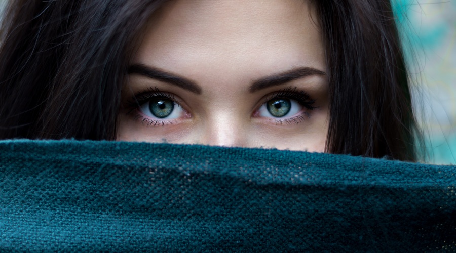 Ta novi trik očrtanja oči mu bo popolnoma zmešal glavo! (foto: Alexandru Zdrobău / Unsplash)