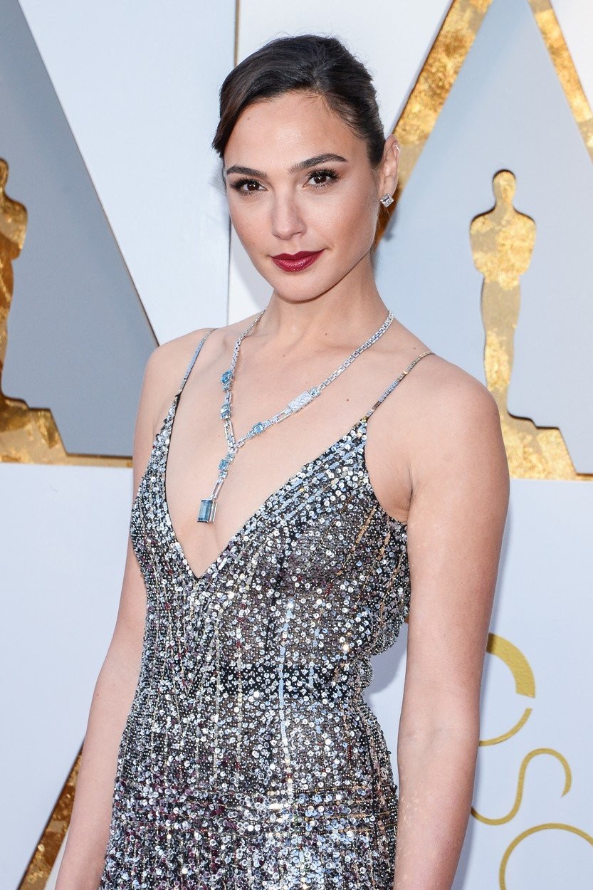 Gal Gadot je nosila opravo znamke Givency. Všeč?