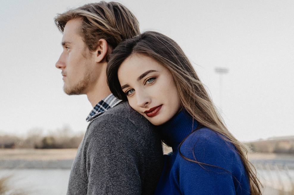"Najraje se dobivam s poročenimi moškimi in tega niti najmanj ne obžalujem" (foto: Unsplash/Parker Whitson)