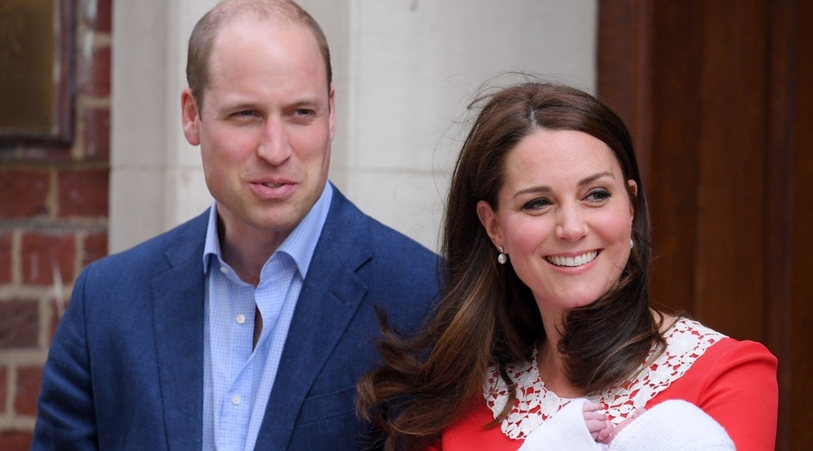 Kate in William z malim princem že doma (foto: Profimedia)