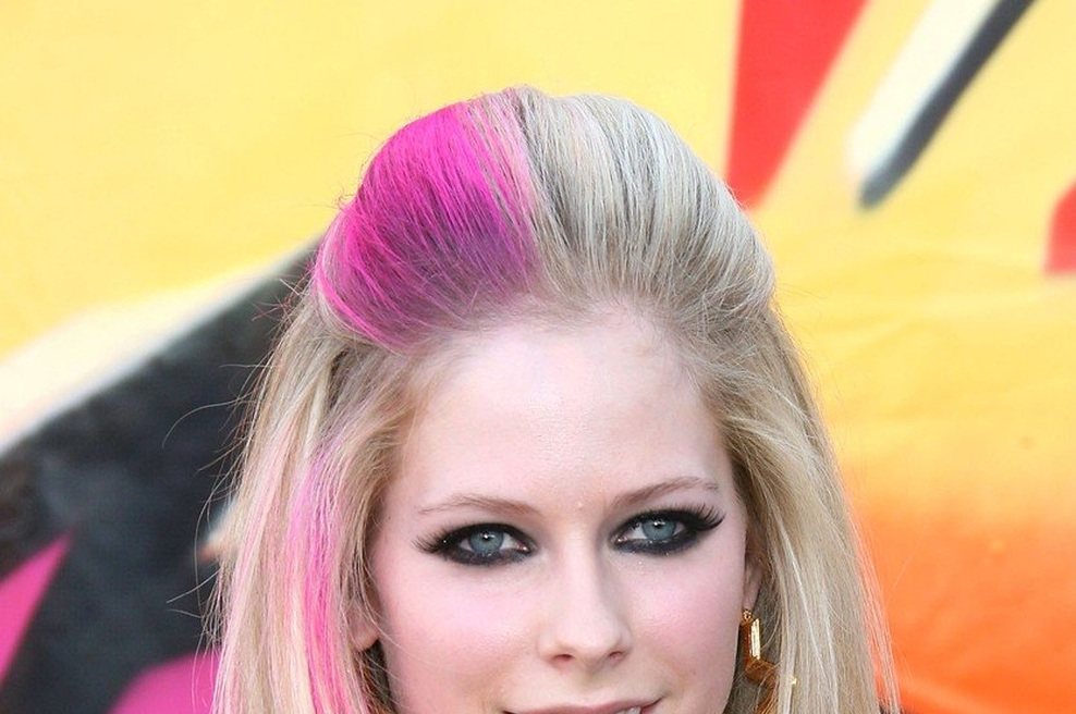 Avril Lavigne se je po bolezni prvič pokazala v javnosti in izgledala TAKO! (foto: Profimedia)