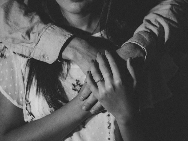 Skrivnosti, ki jih ženske nikoli ne delimo s svojim partnerjem! NIKOLI! (foto: Unsplash.com/Antonio Dicaterina)