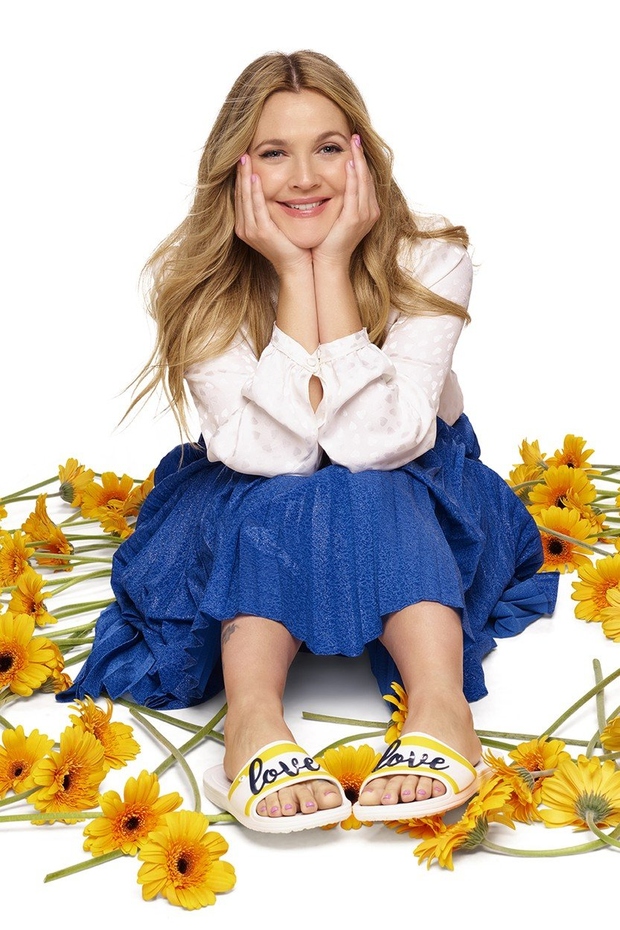Pepelka. To je Drew Barrymore.