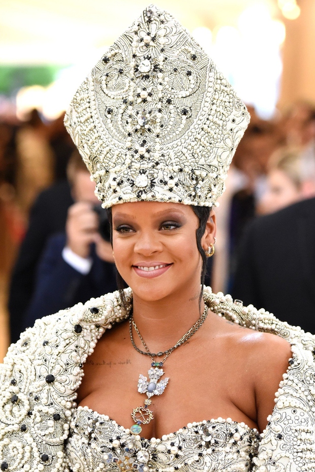Rihanna je zagotovo prava kraljica rdečih preprog ...