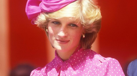 Že veš za čudovito klasično manikiro iz 90. let, ki jo je princesa Diana o-bo-že-va-la?