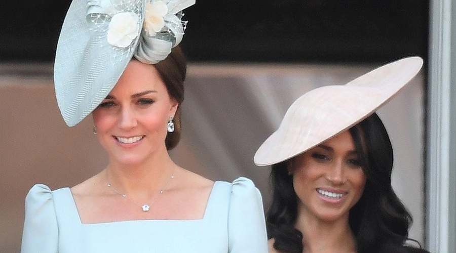 TO je razlog, zakaj je Meghan Markle na kraljičnem rojstnem dnevu morala stati za Kate Middleton (foto: profimedia)