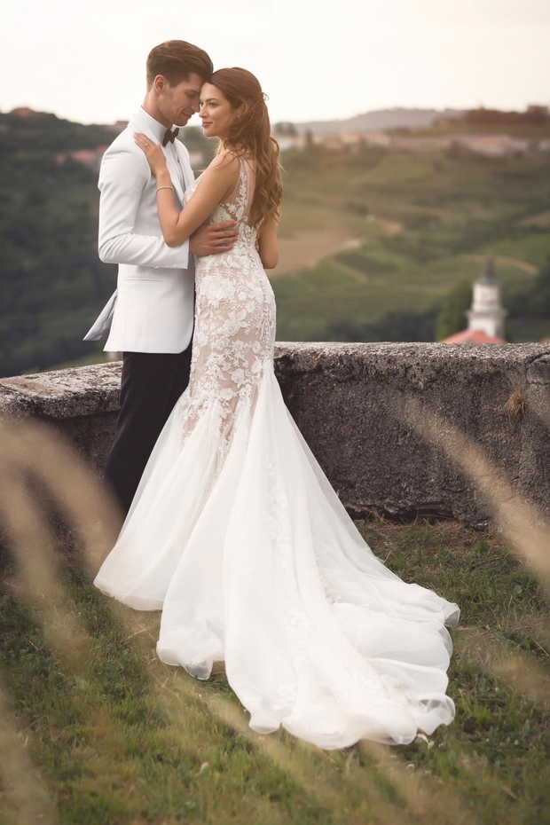 Eden najboljših slovenskih plesalcev Miha Vodičar in njegova Kristina sta si pred dnevi v osrčju Goriških brd na Briški poroki …