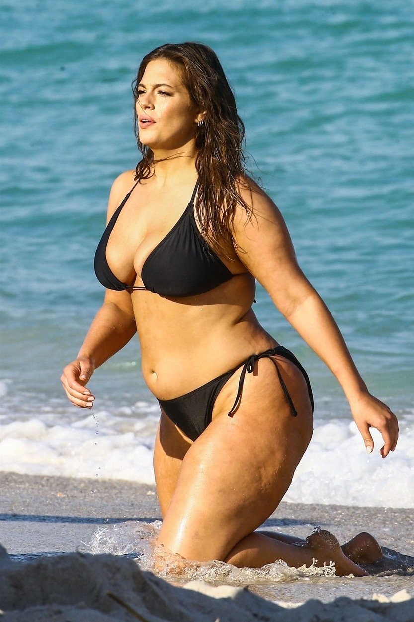 Tako so jo paparaci namreč ujeli na plaži.