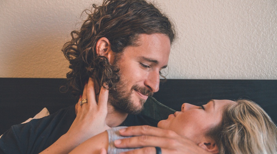 6 poletnih seks fantazij, o katerih sanjajo moški (foto: Unsplash/Neonbrand)