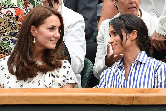Vse oči so uprte v trebušček vojvodinje Meghan! (foto: Profimedia)