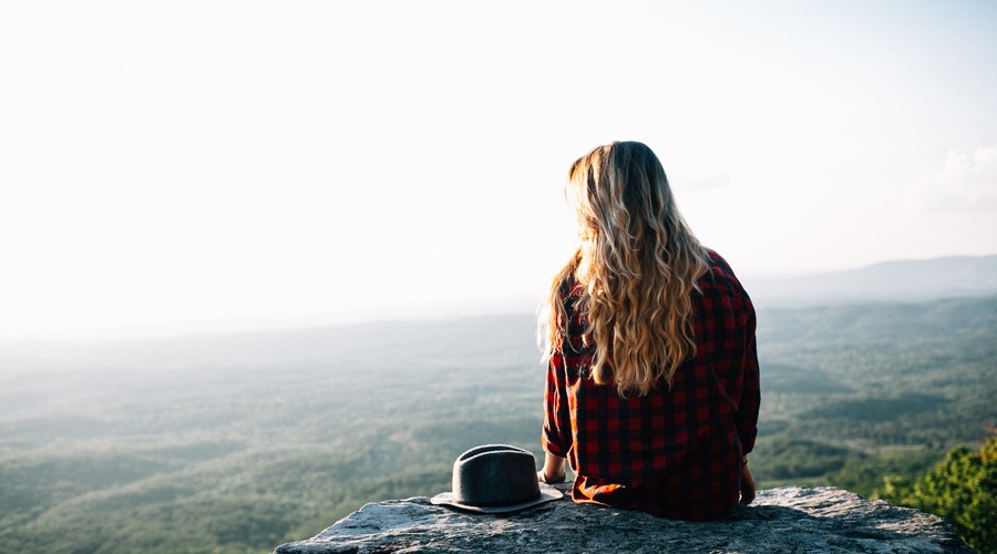 13 MOČNIH vprašanj, ki bi si jih morali v življenju vsi zastaviti vsaj enkrat (foto: Unsplash.com/Caleb Frith)