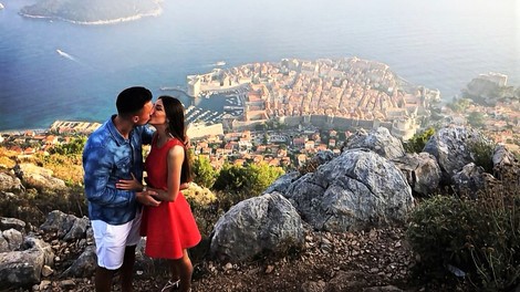 TA moški je svoje dekle zaprosil nad Dubrovnikom in njun VIDEO je obnorel ves svet!