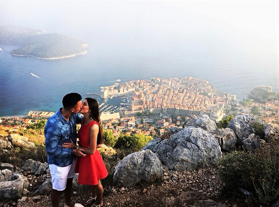 TA moški je svoje dekle zaprosil nad Dubrovnikom in njun VIDEO je obnorel ves svet! (foto: Instagram/marinho__10)