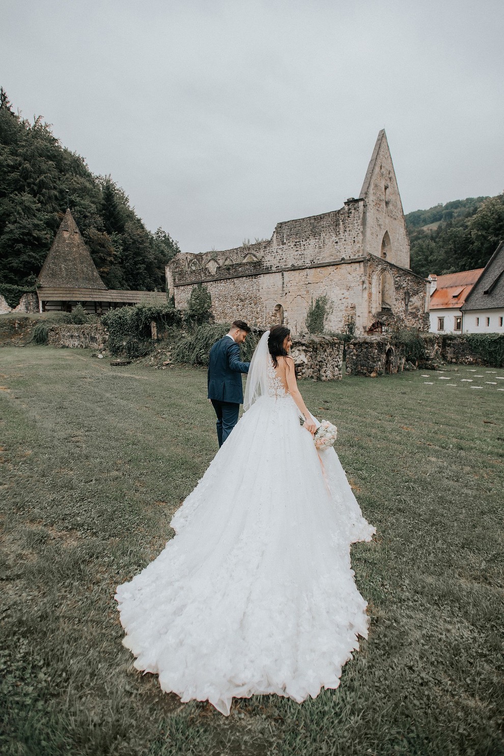 Konec avgusta 2018 je v zakonski jarem skočila Sanja Grohar, s svojim Matejem pa sta za poročno kuliso izbrala Žičko …