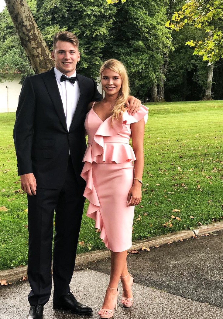 Luka Dončić in Anamaria Goltes sta v minulih dneh med Instagram 'zgodbami' razkrila kar nekaj kotičkov njunega novega stanovanja v …