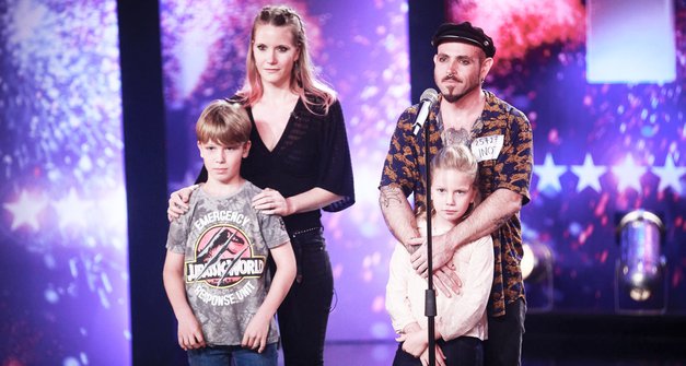Poglej, kako LEPO sporočilo je včeraj PO NASTOPU objavila Tonijeva izbranka Maša (Slovenija ima talent) (foto: POP TV)