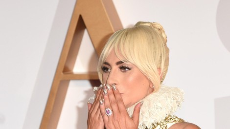 Skrivnostni obisk na snemanju filma Hudičevka v Pradi 2