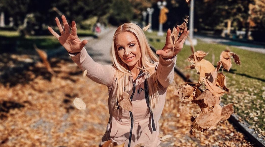 FOTO: Pokukali smo v dom Špele Grošelj (Poglej, kako lepo dnevno sobo ima) (foto: Instagram.com/špelagrošelj)