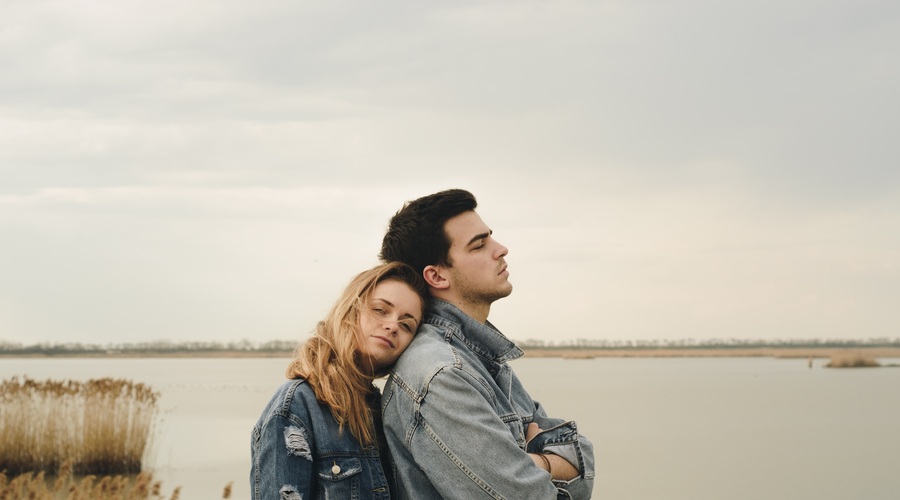 Trije razlogi, zakaj ženske ostajajo v toksičnih razmerjih (+ kako temu narediti konec) (foto: Unsplash/Milan Popovic)