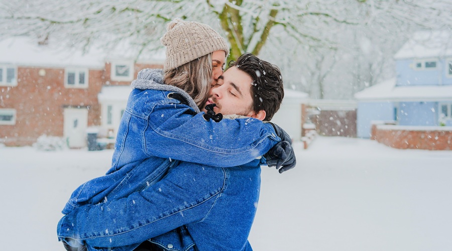 Če v tem trenutku nekoga pogrešaš, obvezno poglej TA video (foto: Unsplash.com/@ToaHeftiba)