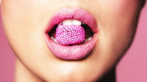 So tvoje ustnice pozimi VEDNO razpokane? Poskusi TO! (nasvet naše novinarke)