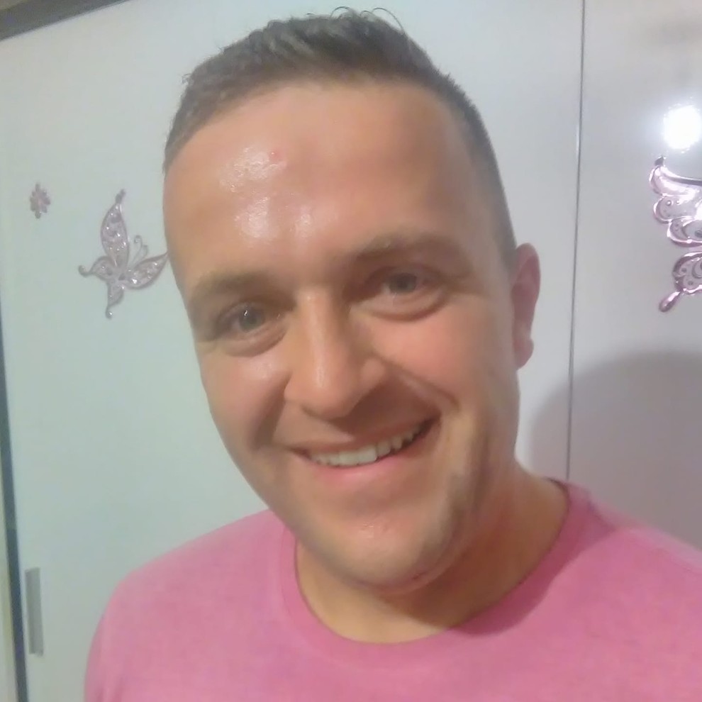 ... Simon Kos. Se ti ne zdi, da je njegova preobrazba preprosto fenomenalna? Odprtih ust nas je s svojo novo …