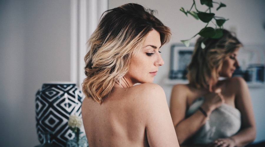 "Po posilstvu se je moje seksualno življenje za vedno spremenilo - in to ne tako, kot bi pričakovali" (izpoved žrtve posilstva) (foto: Unsplash/Caroline Hernandez)