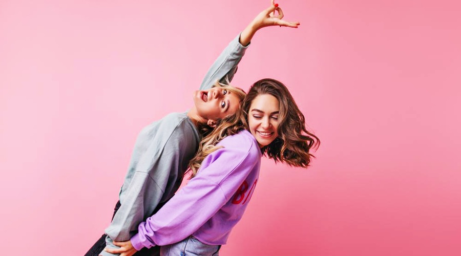 8 NORO dobrih namigov, kako DANES praznovati Valentinovo za prijateljice (Galentine's Day) (foto: Shutterstock)