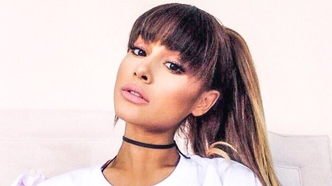 Ariana Grande je spremenila svojo zaščitno pričesko in internet je ponorel