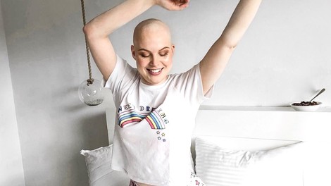 "Z nasmeškom premagujem stranske učinke kemoterapije" (zgodba mlade Slovenke, ki je zbolela z rakom)