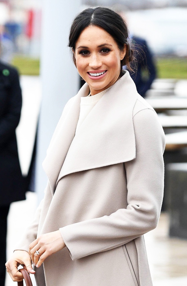 Našli smo (zelo) UGODNO različico najljubših čevljev Meghan Markle (kupiš jih lahko tudi pri nas!) (foto: Profimedia)