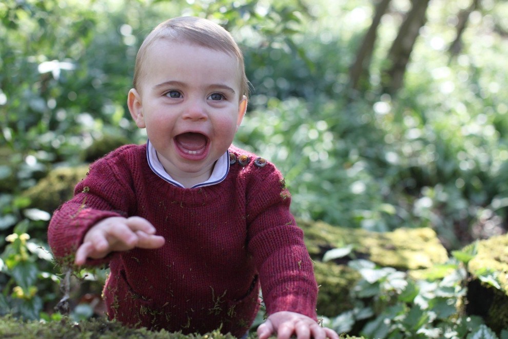 Louis je res pravi sonček! ❤️Mnogi so upali, da si bo mali princ delil rojstni dan s sestrično ali bratrancem, …