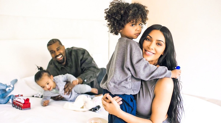 O, uau! Našli smo fotke NOTRANJOSTI 60 milijonske vile Kim Kardashian (v seriji je NE pokažejo!) (foto: Profimedia)