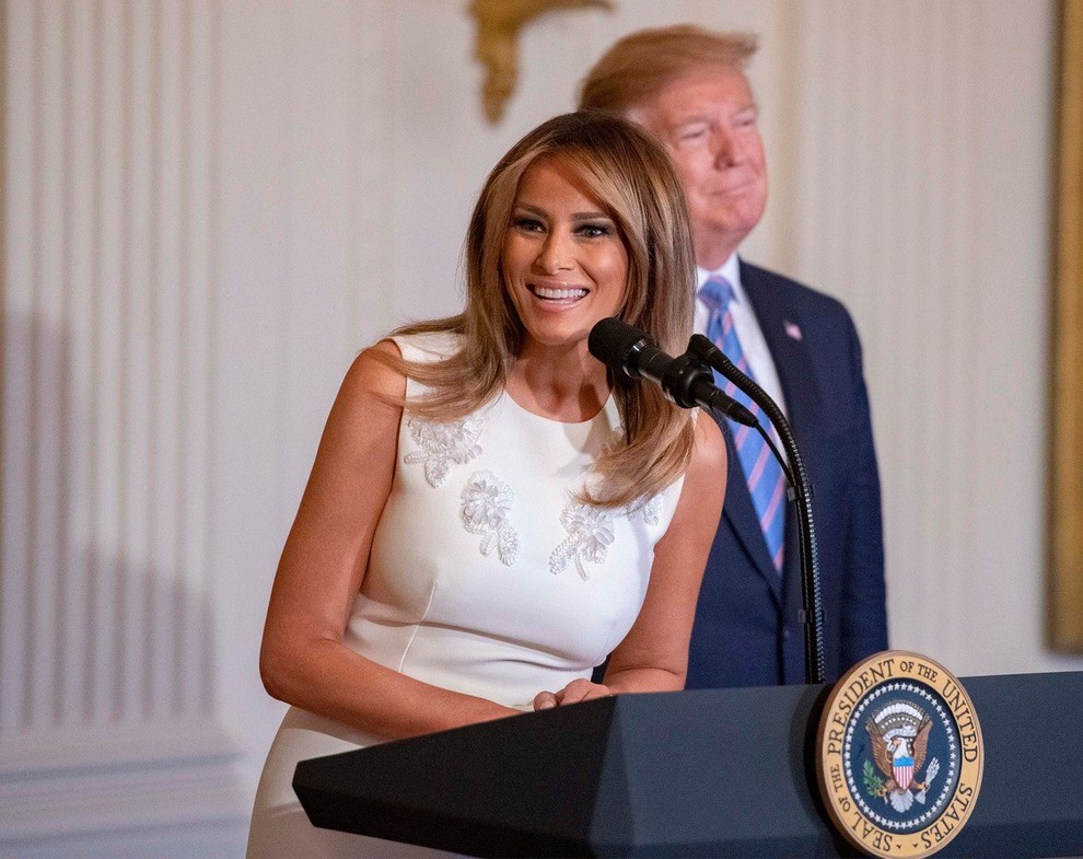 1. Na prvem mestu se je znašla prva dama Združenih držav Amerike, Melania Trump. Njej na Instagramu sledi kar 2,995,864 …