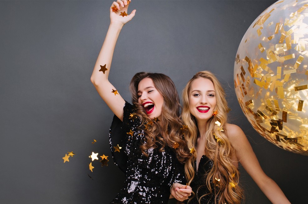 To POLETJE boš nosila božansko lepe DOLGE LASE - v navdih ti bodo te MODNE BOGINJE! (foto: Shutterstock)