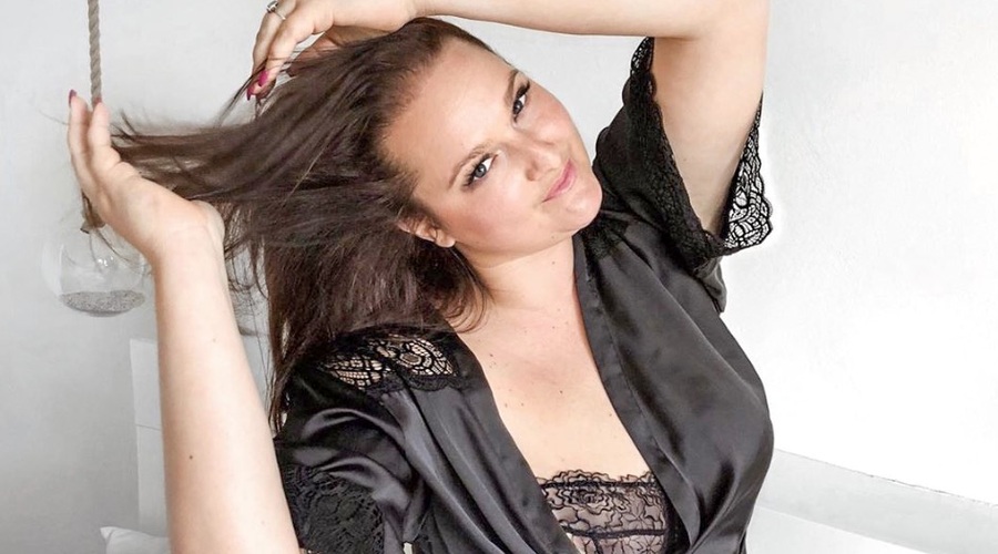 Brutalno ISKRENA izpoved Slovenke: "Ženstvenost sem potlačila tako globoko, da je nisem znala več izraziti" (foto: https://www.instagram.com/inbedwithklara/)